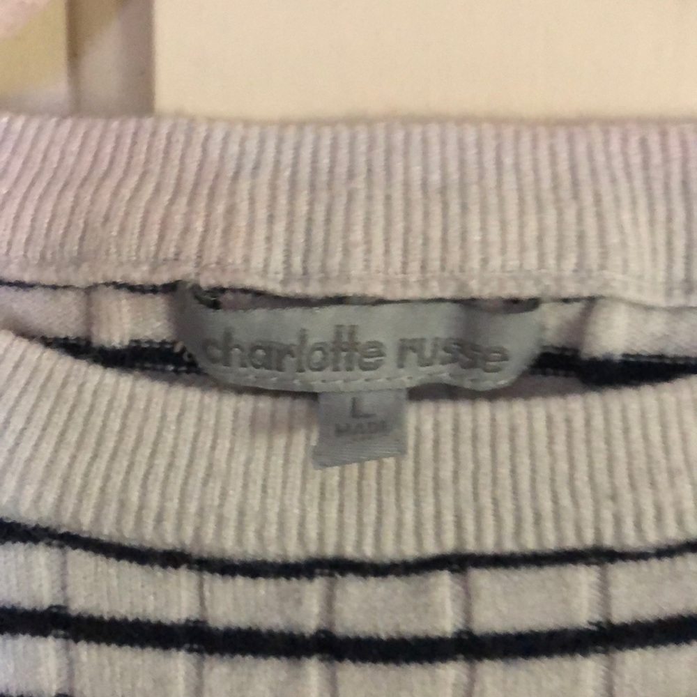 Sweater - Picture 4 of 4